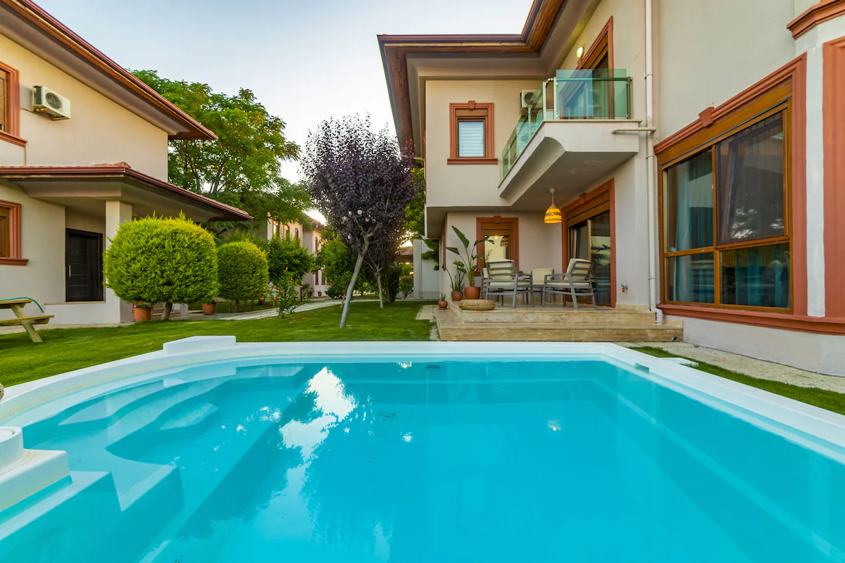 No:10 Deluxe Villa Havuz Görseli