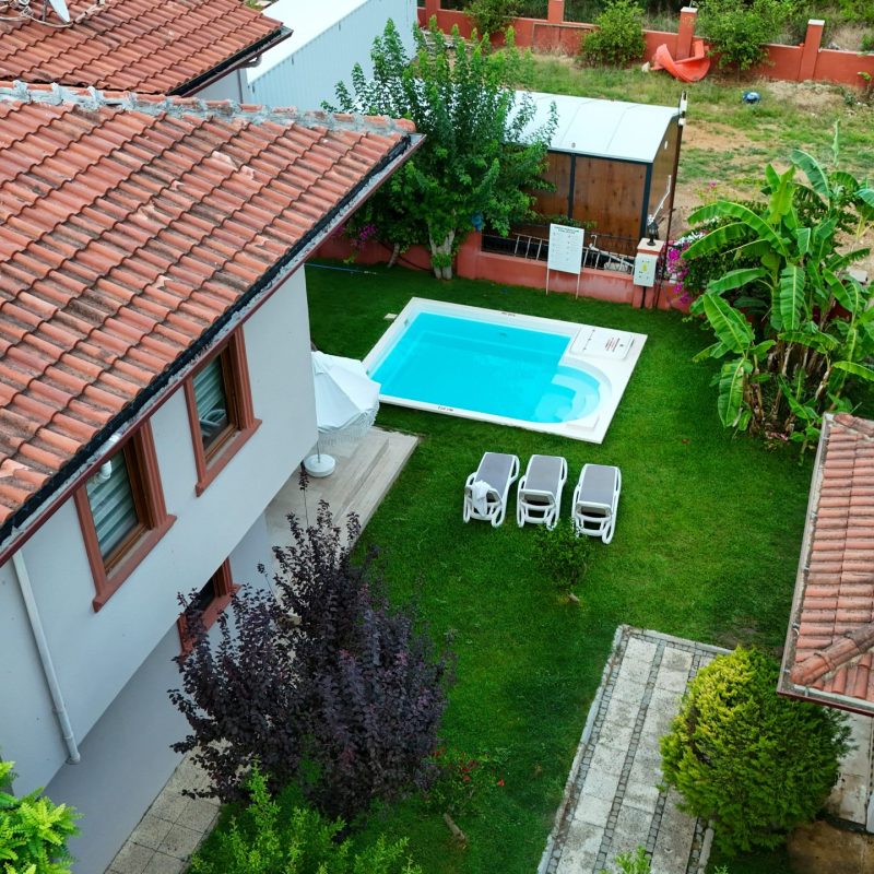 villa vista havuz kenari manzara